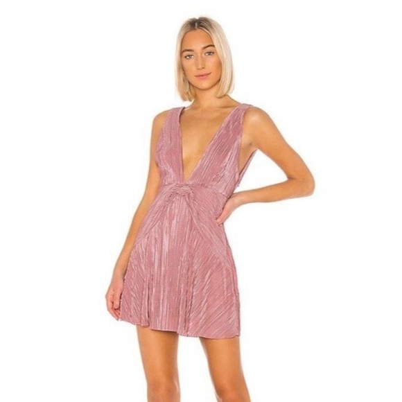 Free People Dresses & Skirts - Free People Twist And Shout Desert Rose Pink Mini Dress Pleated VNeck Sleeveless